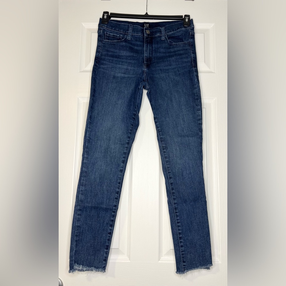 GAP women’s Favorite Jegging jeans, size 8, dark wash, high rise